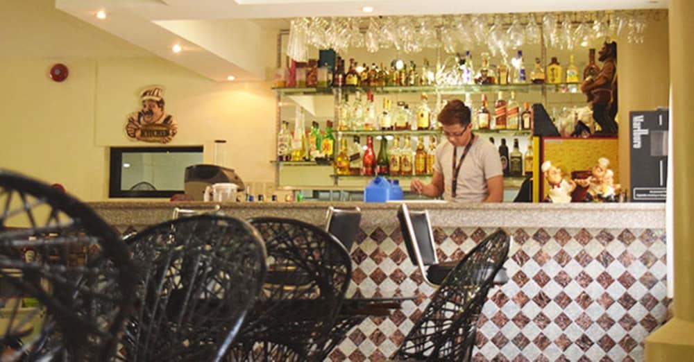 Casablanca Hotel And Resort Olongapo Extérieur photo