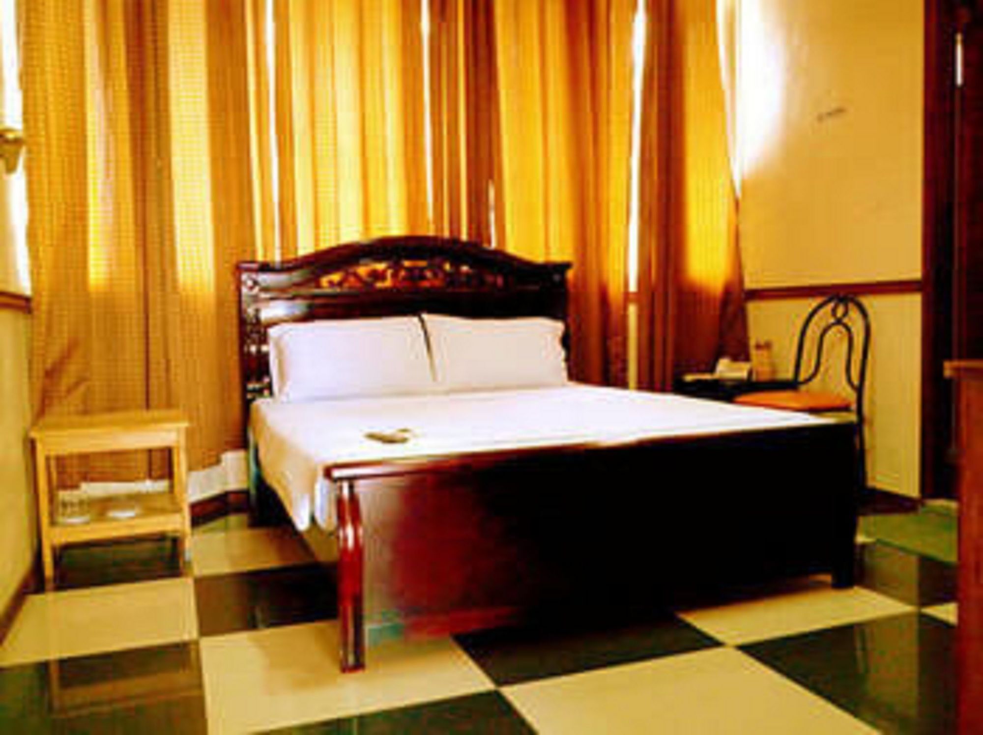 Casablanca Hotel And Resort Olongapo Extérieur photo
